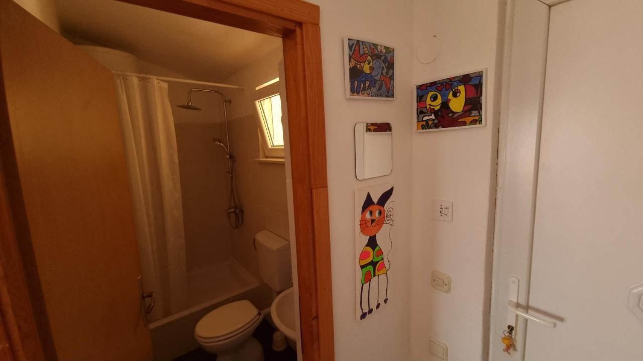 Arts Room Jasmina With Sea View Bikers And Pets Are Welcome Starigrad Paklenica Exterior foto